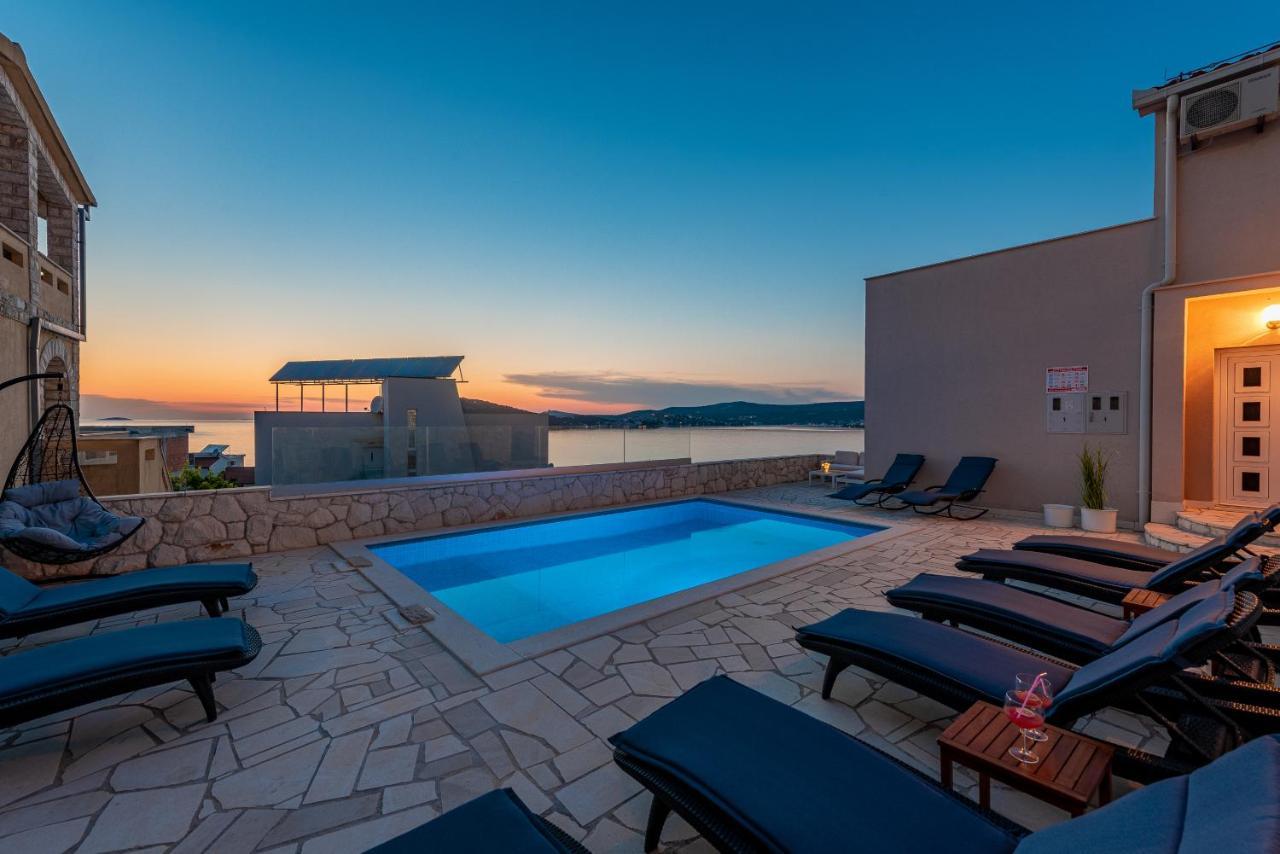 Villa Mona Apartments Ražanj Exteriör bild
