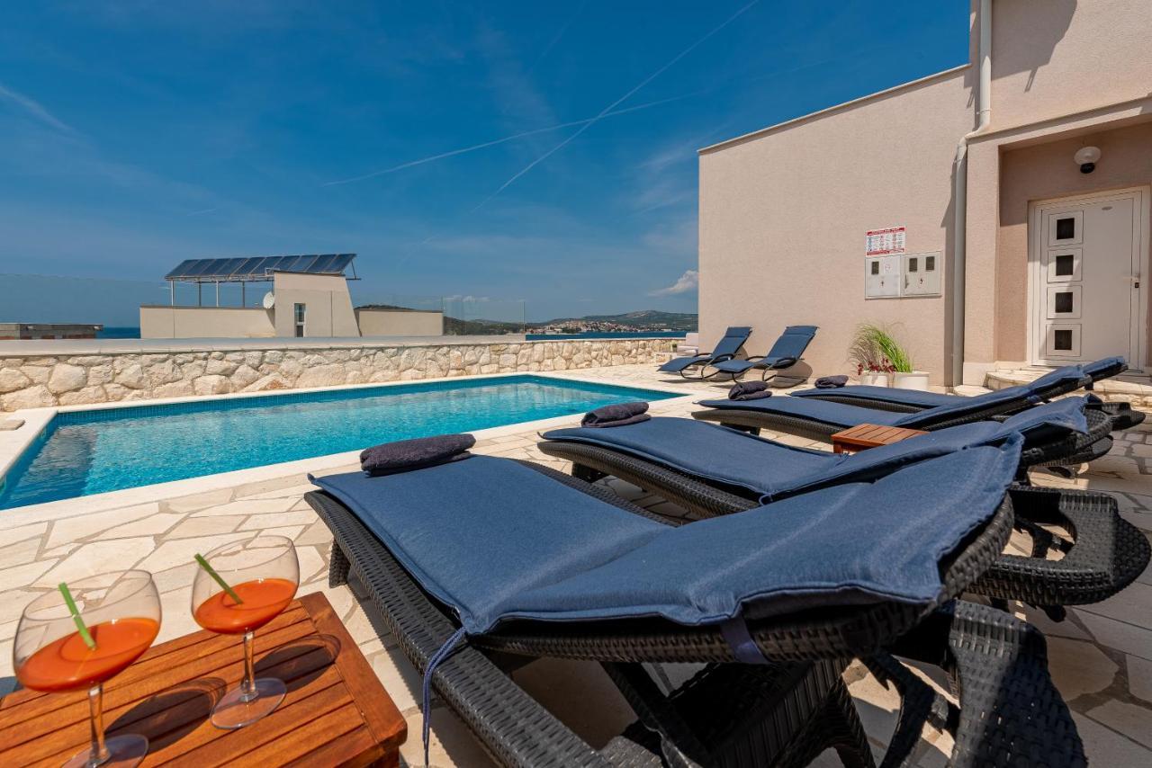 Villa Mona Apartments Ražanj Exteriör bild