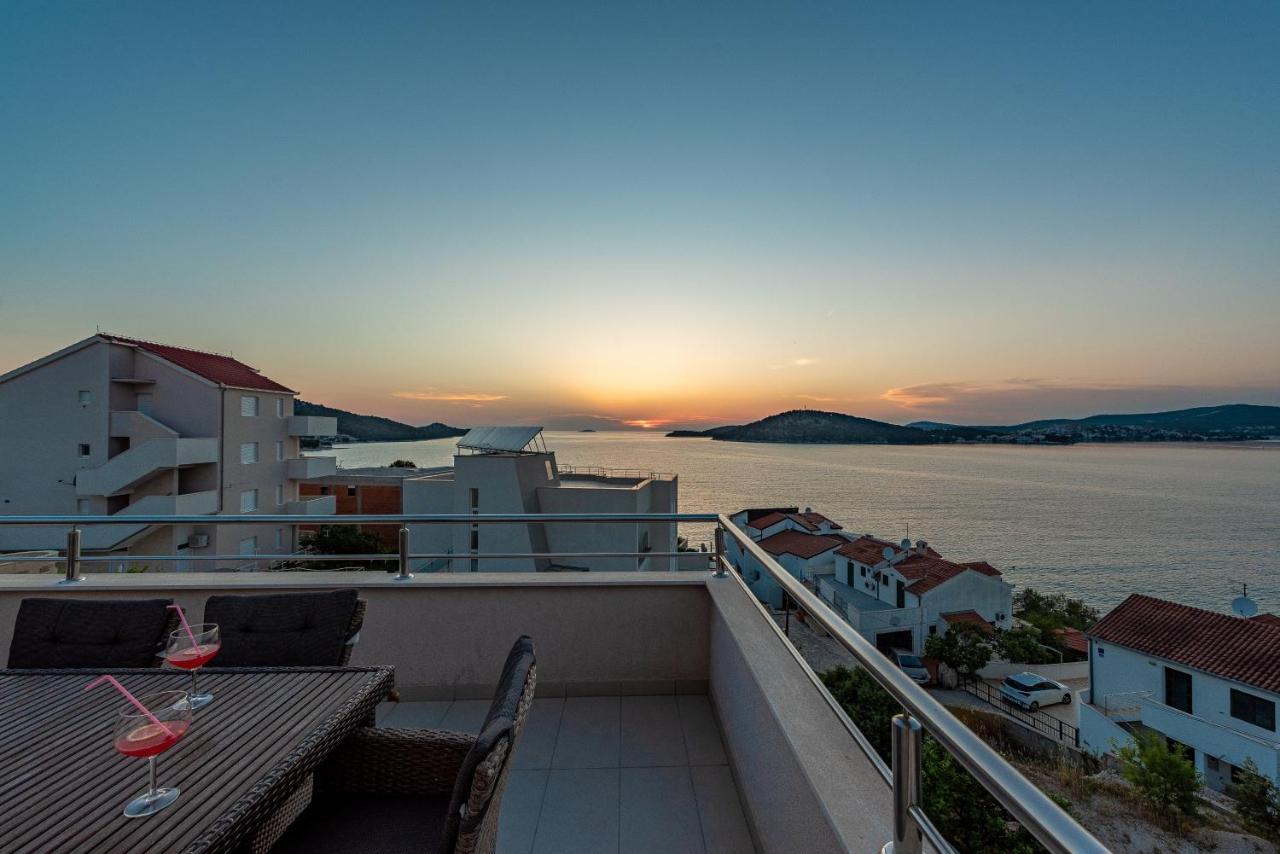 Villa Mona Apartments Ražanj Exteriör bild
