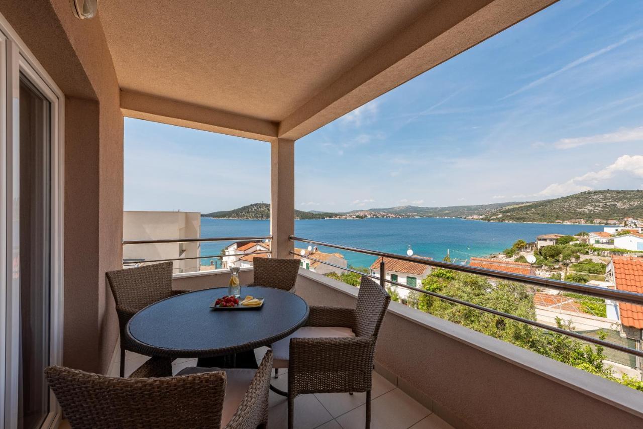 Villa Mona Apartments Ražanj Exteriör bild