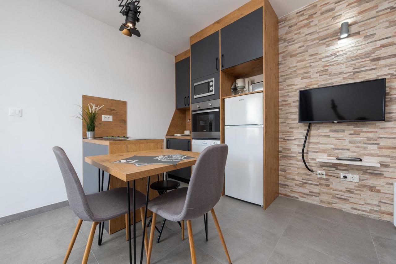 Villa Mona Apartments Ražanj Exteriör bild
