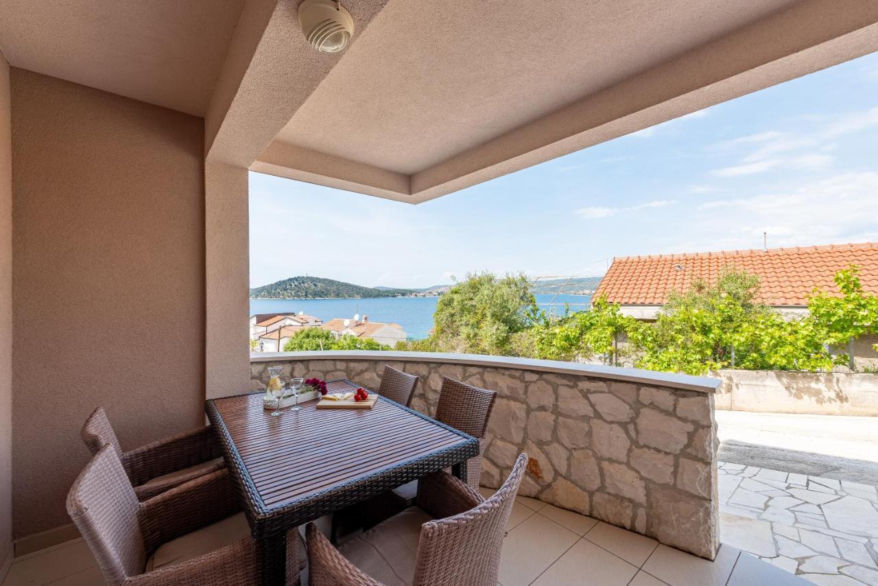 Villa Mona Apartments Ražanj Exteriör bild