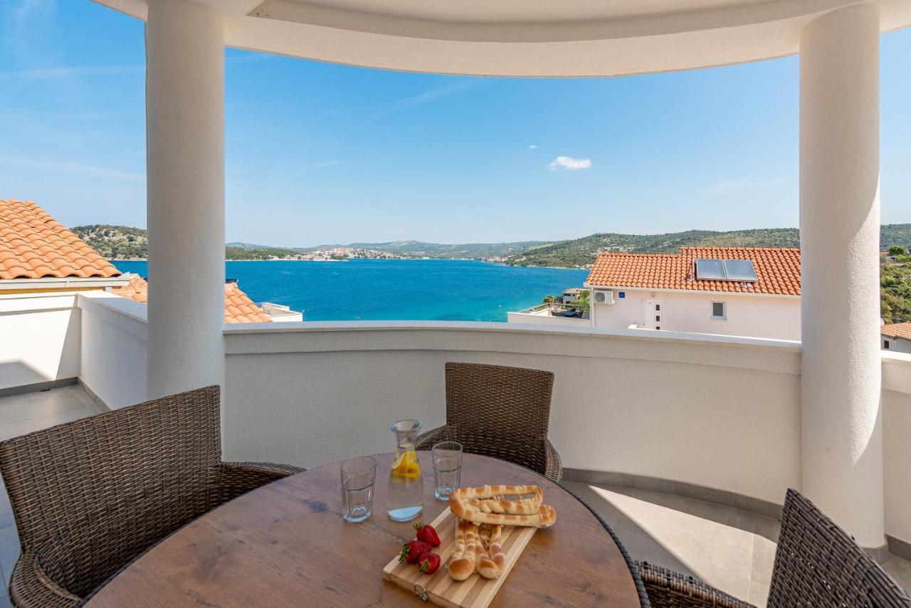 Villa Mona Apartments Ražanj Exteriör bild