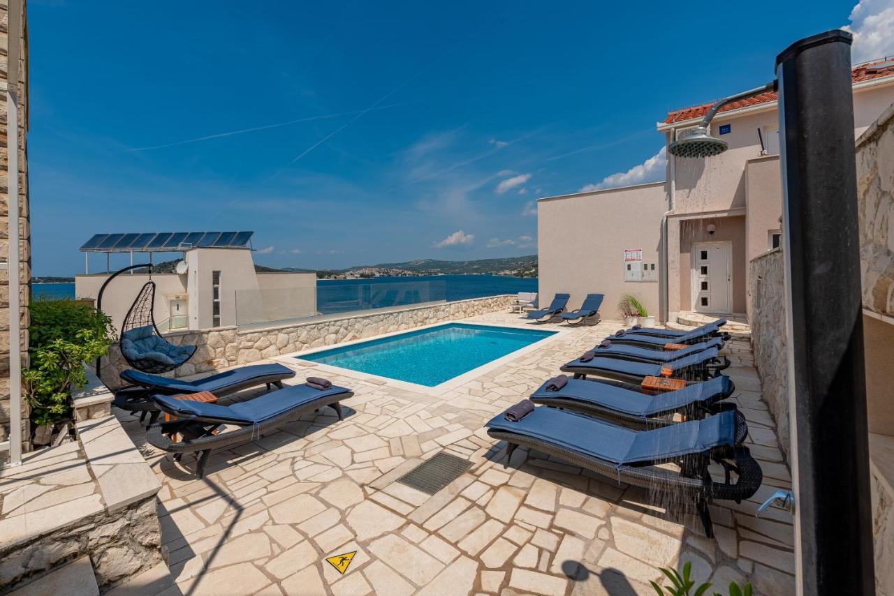 Villa Mona Apartments Ražanj Exteriör bild