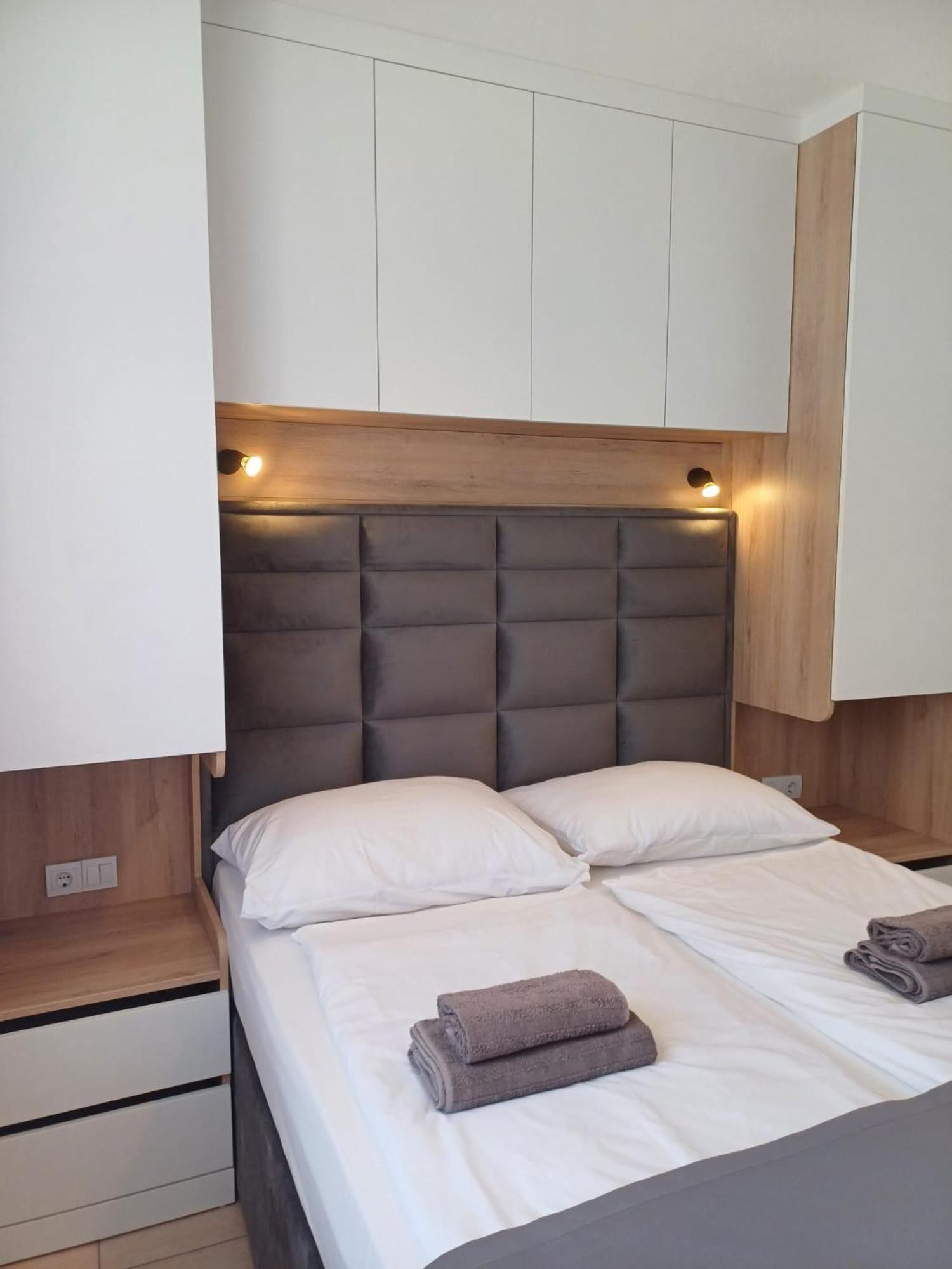 Villa Mona Apartments Ražanj Exteriör bild
