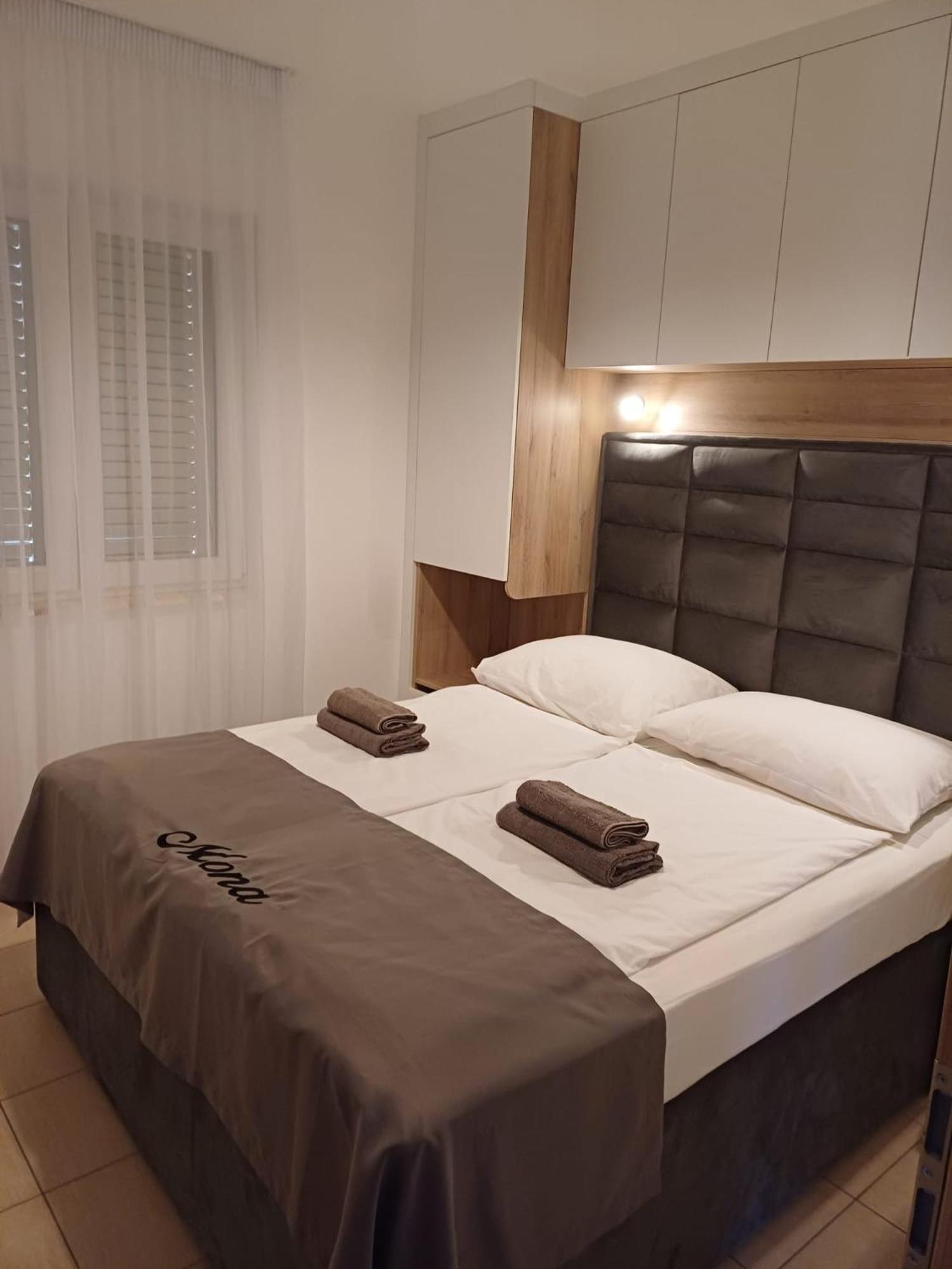 Villa Mona Apartments Ražanj Exteriör bild