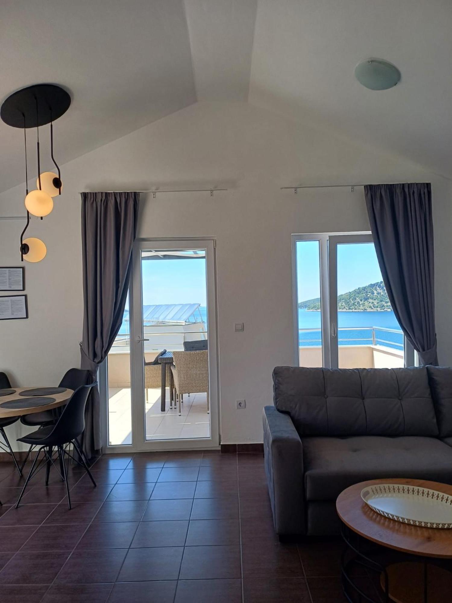 Villa Mona Apartments Ražanj Exteriör bild